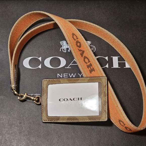 (UNISEX) COACH ID LANYARD IN SIGNATURE CANVAS (NWT) - Picture 7 of 14